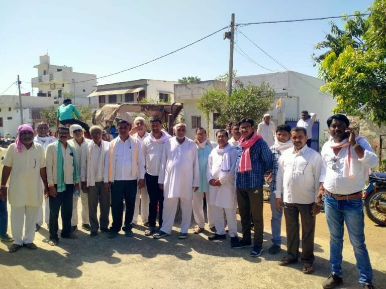 Harda News: शाला गौग्रास के लिए गौभक्तों ने इकठ्ठा किया गेहूं ग्रामीण दानदाताओ ने भी बढ़ चढ़कर गौ माता के लिए दिया दान