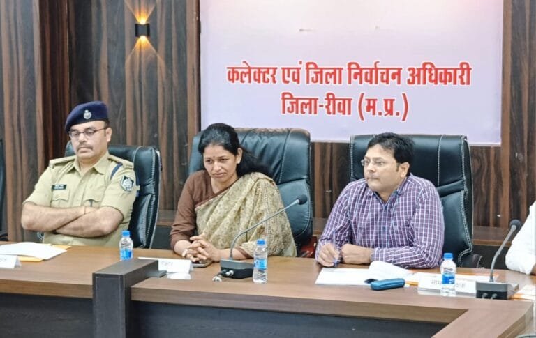 Rewa News: खेत में गेहूँ कि नरवाई जलाने पर होगी कठोर कार्यवाही, कलेक्टर ने कार्यवाई के दिए निर्देश