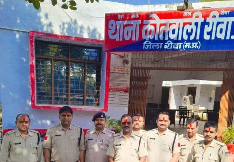 Rewa News: कोतवाली थाना क्षेत्र के जिला बदर के आरोपी शाहरुख तमंचा को कोतवाली पुलिस टीम ने किया गिरफ्तार