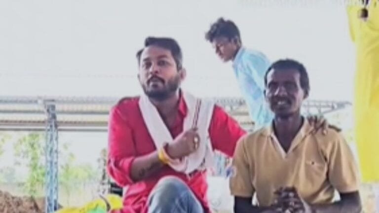 Harda News:टिमरनी के विधायक अभिजीत शाह के अथक प्रयासों से MP की मंडी में पहली बार बिकी गेहूं चने की जली हुई फसल