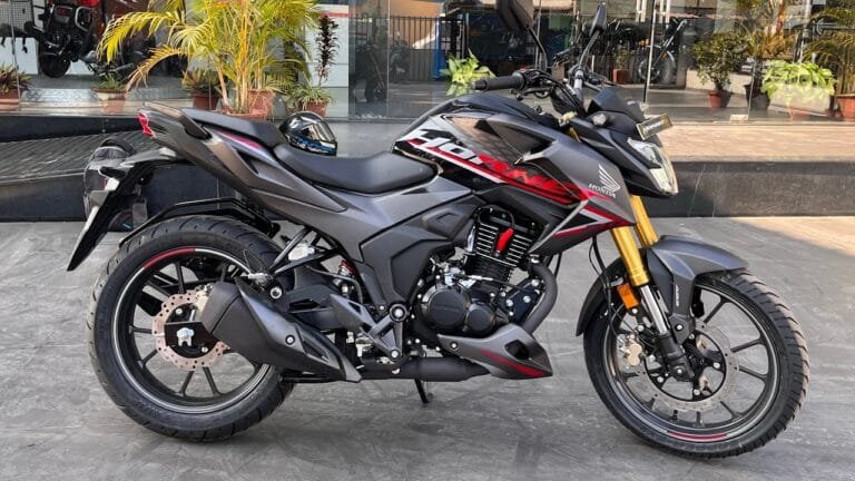 Pulsar को उसी के जाल में अटका देगी Honda की कंप्यूटर बाइक लाजवाब फीचर्स में पहलवान इंजन देख ले कीमत