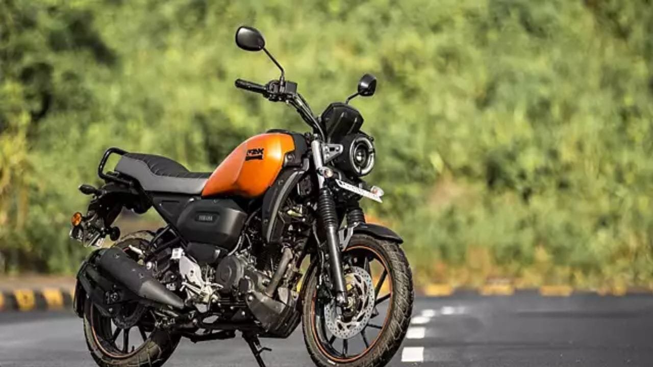 Apache जैसी इसके सामने होती है नतमस्तक Yamaha की फर्राटेदार बाइक कड़क फीचर्स से मचा रही मार्केट में ग़दर देखे कीमत