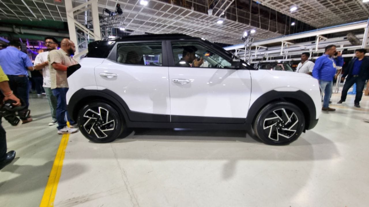 TATA को लपेटे में लेगी Mahindra की आलिशान SUV बेमिसाल फीचर्स में बिक रही भकाभक