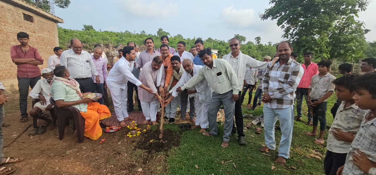 Harda: विधायक डॉ. दोगने द्वारा ग्राम भीमपुरा में किया गया सामुदायिक भवन का भूमि पूजन