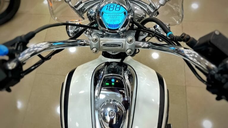 Bullet की हवा टाइट कर देंगी Bajaj की किलर लुक बाइक मजबूत इंजन के साथ खासमखास फीचर्स
