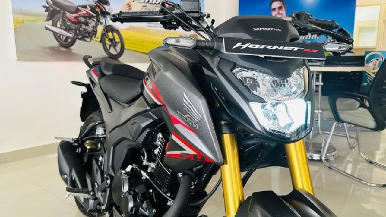 कॉलेज के छात्रों की धड़कने बढ़ा रही Honda की स्टाइलिश लुक बाइक जोरदार इंजन और स्मार्ट फीचर्स से Apache को देंगी टक्कर